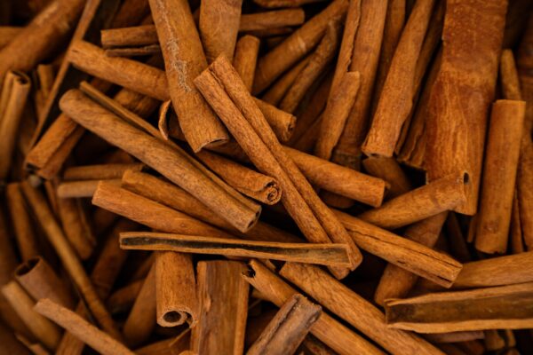 Cinnamon (Pattai)
